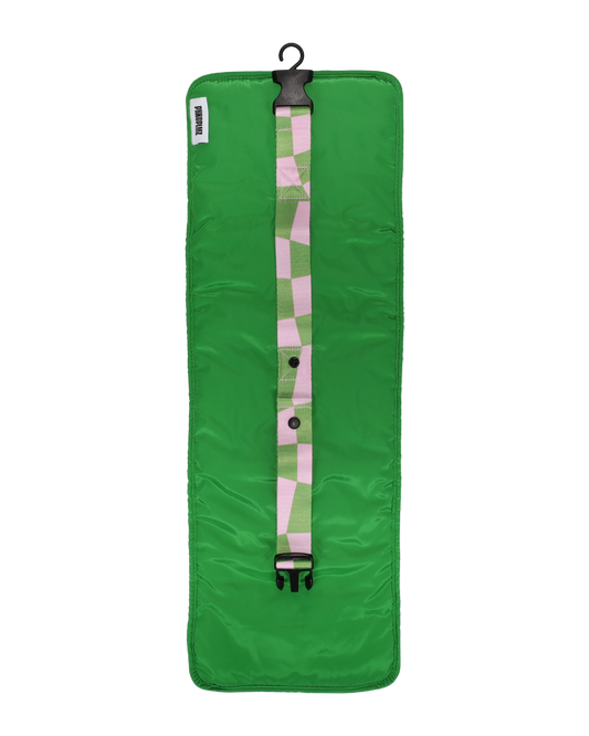Achterzijde van open groene travel set zonder bevestigde pouches