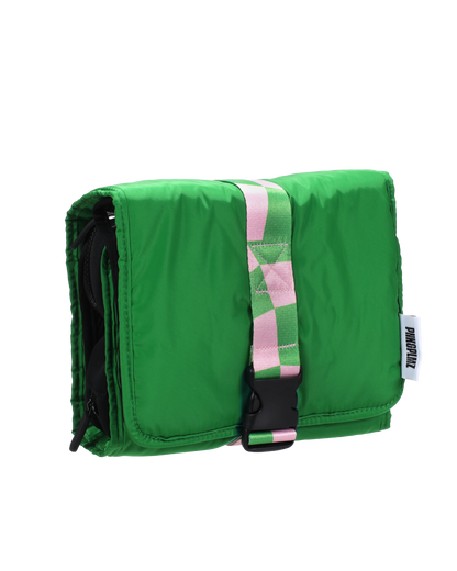 Groene toilettas met pouches – voorkant gesloten weergave