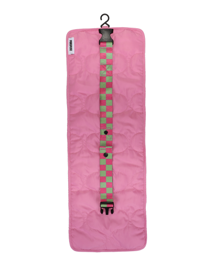 Achterkant van de roze set open zonder ingeklikte pouches